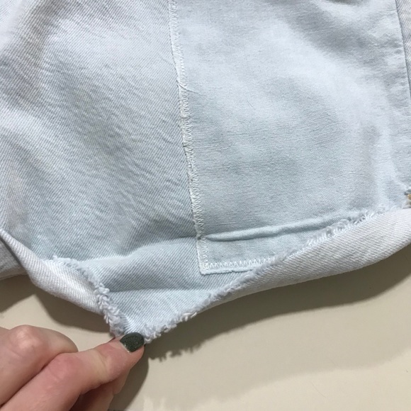 Levi's 501 CT Cuffed Light Wash Jean Shorts - Picture 15 of 15